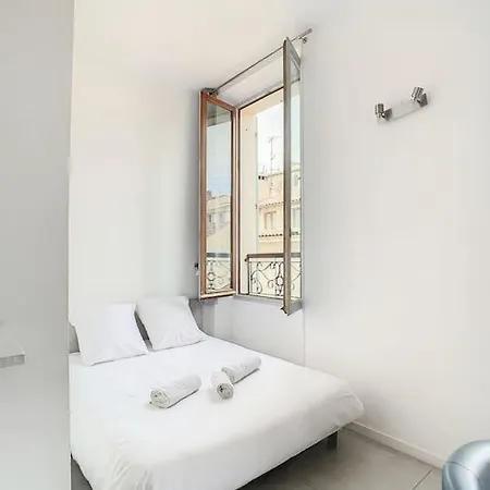 Le Pre Ii - - 9 Min Palais - *
